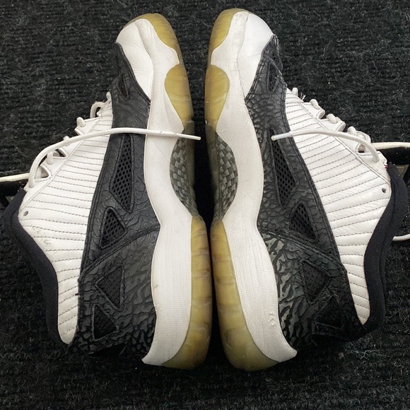 Jordan 11 Retro Low IE - Picture 11 of 15